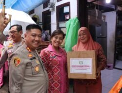 Polres Pelabuhan Makassar Salurkan 400 Paket Sembako dalam Bakti Sosial