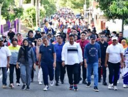 “Jalan Sehat dan Senam Sehat Meriahkan Hari Bersama Penjabat Gubernur di Kabupaten Wajo”