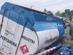 Mobil Tangki Terbalik di WAJO Sulawesi Selatan : Dugaan Penyelundupan Solar Subsidi