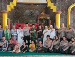 Polda Sulsel Menerima Aspirasi Warga dalam Kegiatan Jumat : “Curhat di Masjid Al Mu’arif, Makassar”