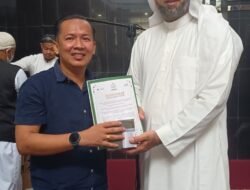Komisaris Utama SSIndonesia.co.id, Dianugerahi Sertifikat MUDD NABAWI USWATI oleh Syekh Ali Saleh Muhammad Ali Jaber