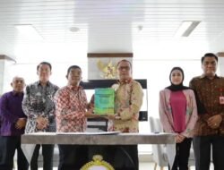 Wali Kota Makassar Danny Pomanto Serahkan Laporan Keuangan Pemerintah Daerah Tahun 2023 kepada BPK Sulsel