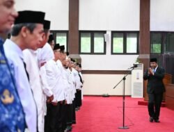 Penjabat Gubernur Sulsel Melantik Pengurus Tiga Masjid : Komitmen Pemprov Sulsel terhadap Kebutuhan Jemaah
