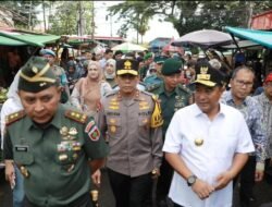 Wali Kota Makassar dan Pj Gubernur Sulawesi Selatan Tinjau Pasar Terong Menjelang Hari Raya Idul Fitri