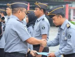 Rutan Makassar Menggelar Upacara Penyematan Tanda Kenaikan Pangkat Bagi 15 Pegawai