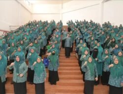 Ketua TP PKK Kota Makassar, Indira Yusuf Ismail, Membuka Bimtek untuk Meningkatkan Kapasitas Kelembagaan