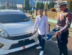 Satlantas Polres Bone Tegur Pengemudi Mobil Tanpa Plat Nomor
