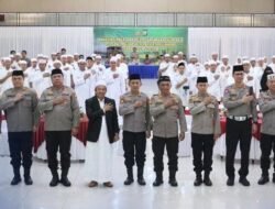 Wakapolda Sulsel Hadiri Manasik Haji dan Pelepasan Jamaah Calon Haji Personel Polda Sulsel beserta Keluarga Tahun 1445 H/2024 M