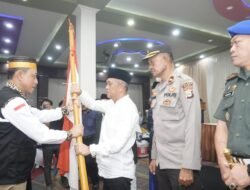 Pelepasan 450 Jamaah Haji Bone Kloter 2: Pj Bupati Ingatkan Pentingnya Ketaatan dan Hikmat