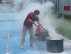 Tim Medis Klinik Dr. Sahardjo Antusias Ikuti Pelatihan Penanggulangan Kebakaran