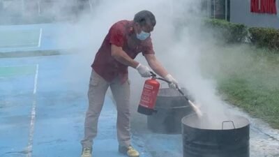 Tim Medis Klinik Dr. Sahardjo Antusias Ikuti Pelatihan Penanggulangan Kebakaran