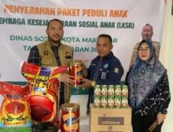 Plt. Kepala Dinas Sosial Makassar Berikan Bantuan Sembako bagi LKS dan LKSA