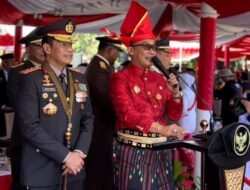 Pj Gubernur Sulsel, Prof. Zudan Arif Fakrulloh, Kenakan Baju Adat Makassar dalam Peringatan HUT RI ke-79