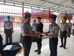 Apresiasi Kinerja Pegawai, Karutan Selayar Berikan Sertifikat Penghargaan