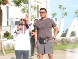Kapolda Sulsel dan Ustadz Das’ad Latif Ajak Masyarakat Ciptakan Keamanan dan Ketertiban Lewat Jalan Santai di CPI Makassar
