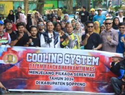 Bersama Komunitas Motor Vespa Kapolres Soppeng AKBP Dr H Muhammad Yusuf Usman SH.,SIK.,MT.,CIPA melaksanakan Touring bareng dalam rangka bansos Cooling System pilkada damai 2024,Sabtu 26 Oktober 2024.