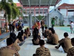 Warga Binaan Rutan Makassar Dilatih Baris-Berbaris dan Pengibaran Bendera