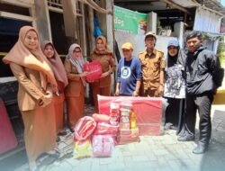 Kepala Dinas Sosial Salurkan Bantuan kepada Korban Kebakaran di Jalan Mangerangi