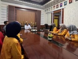Kalapas Takalar Berikan Pengarahan kepada Mahasiswa UNM dalam BKP Proyek Kemanusiaan di Lapas Takalar