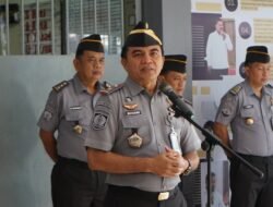 Lapas Kelas I Makassar Berikan Penghargaan kepada Tiga Pegawai Teladan