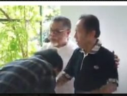 Hercules Sujud di Hadapan Sutiyoso: Minta Maaf dan Bawa Simbol Adat Timor