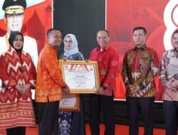 Pangdam XIV/Hasanuddin Terima Penghargaan dari Gubernur Sulsel atas Dukungan Program Ketahanan Pangan dan Stabilitas Keamanan