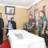 Turut Berduka, Pangdam XIV/Hasanuddin Sampaikan Belasungkawa atas Berpulangnya Salah Satu Personel Terbaik